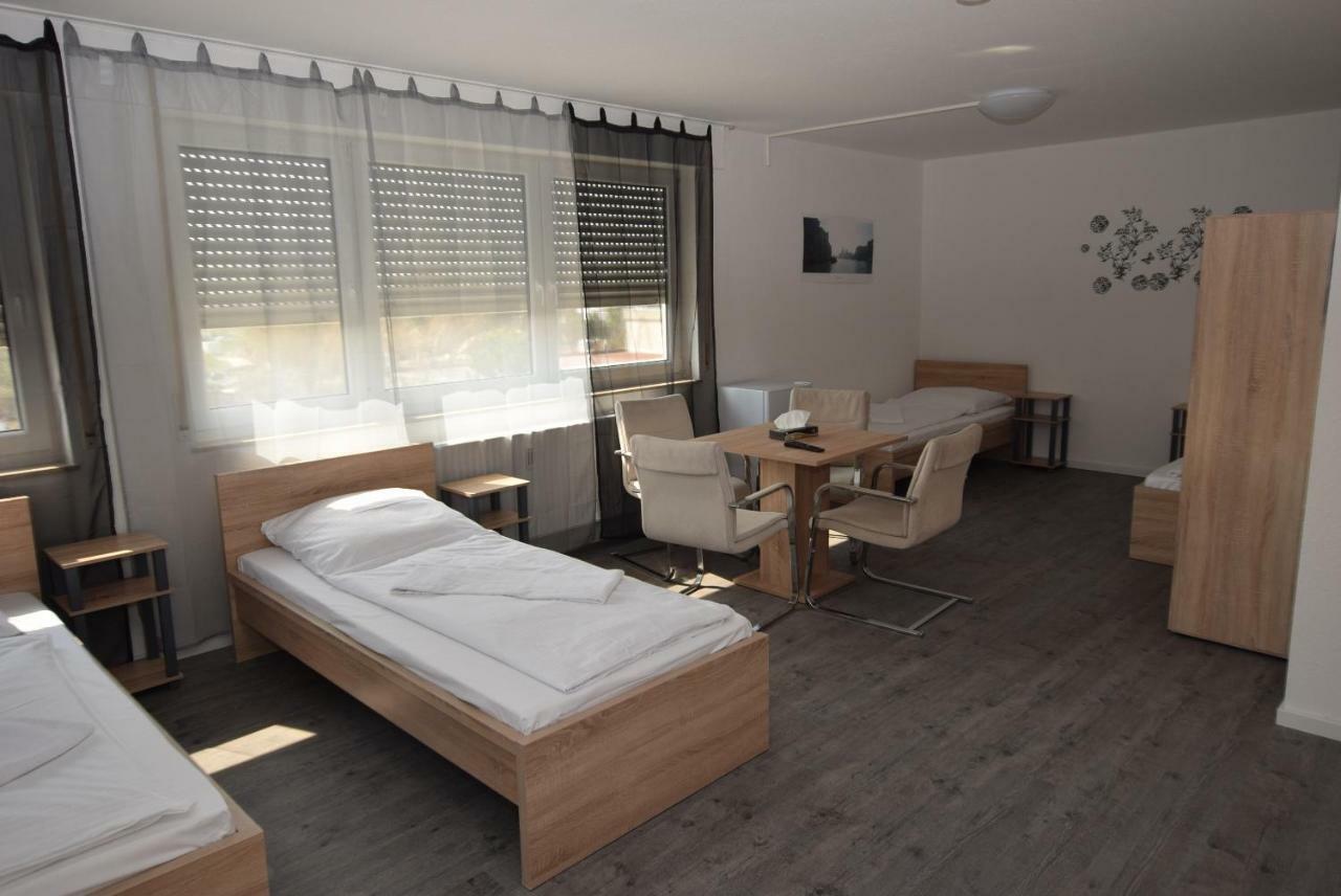 Monteurzimmer Messe Airport Wolfschlugen Kültér fotó