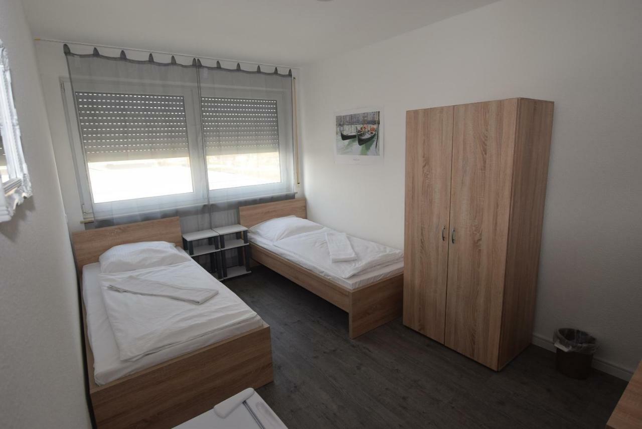 Monteurzimmer Messe Airport Wolfschlugen Kültér fotó