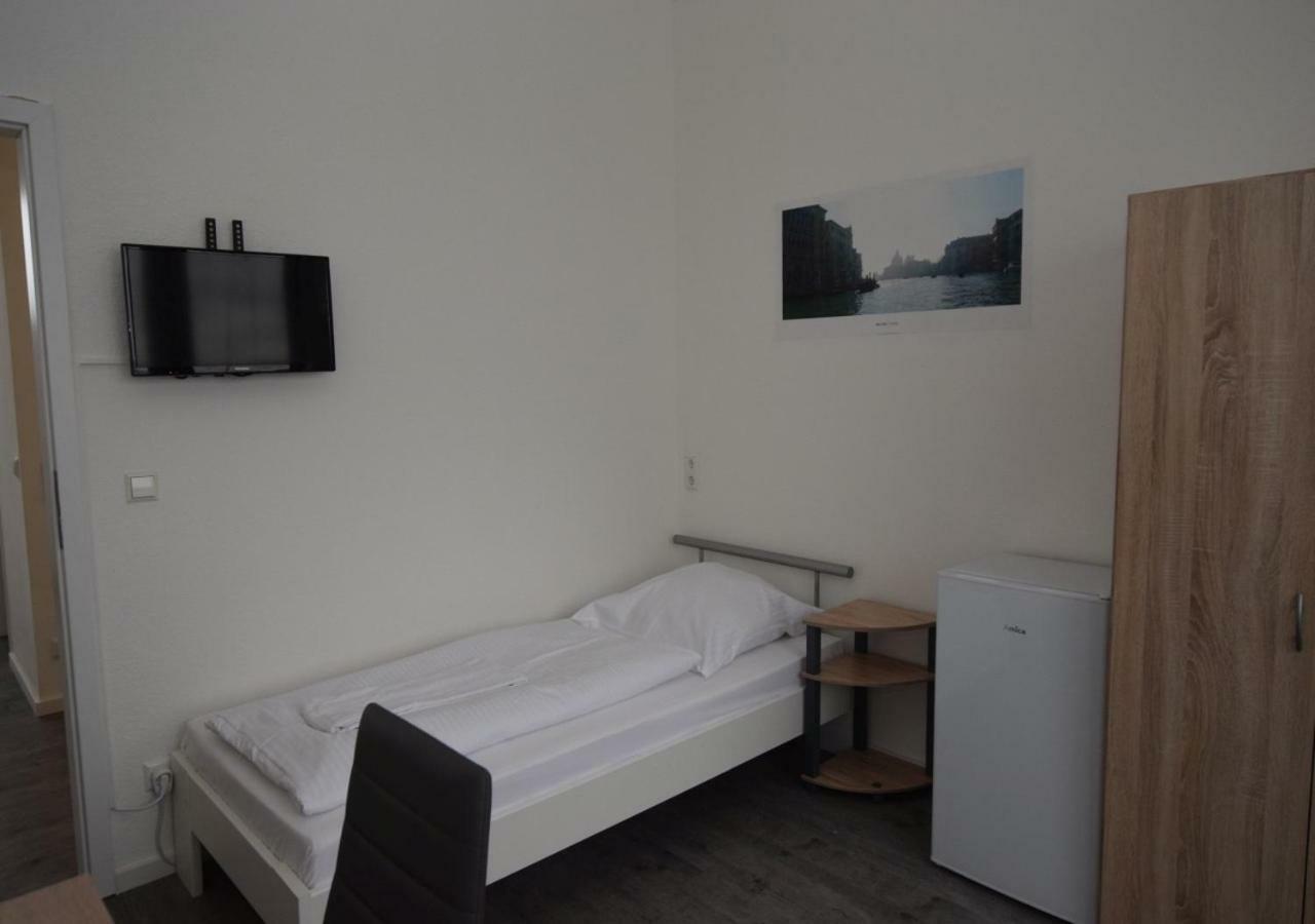 Monteurzimmer Messe Airport Wolfschlugen Kültér fotó